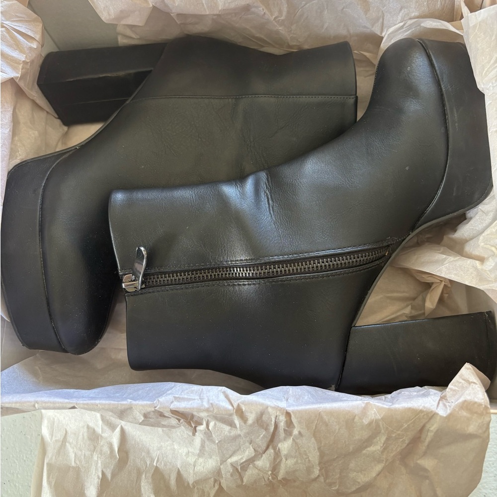 Chinese Laundry Nenna - Black Heeled Boots with Platform